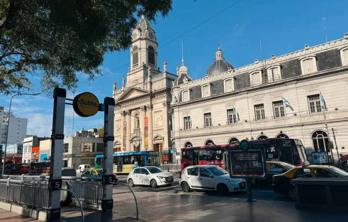 estación de subte Flores